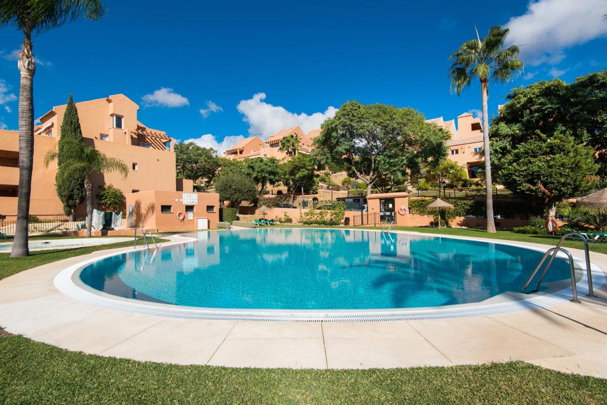 Rentandhomes Penthouse Elviria Golf Marbella Exterior foto