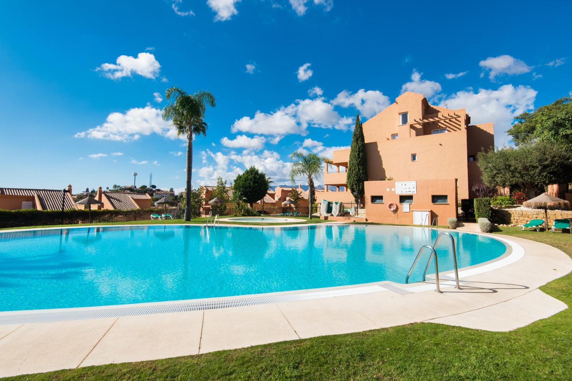 Rentandhomes Penthouse Elviria Golf Marbella Exterior foto